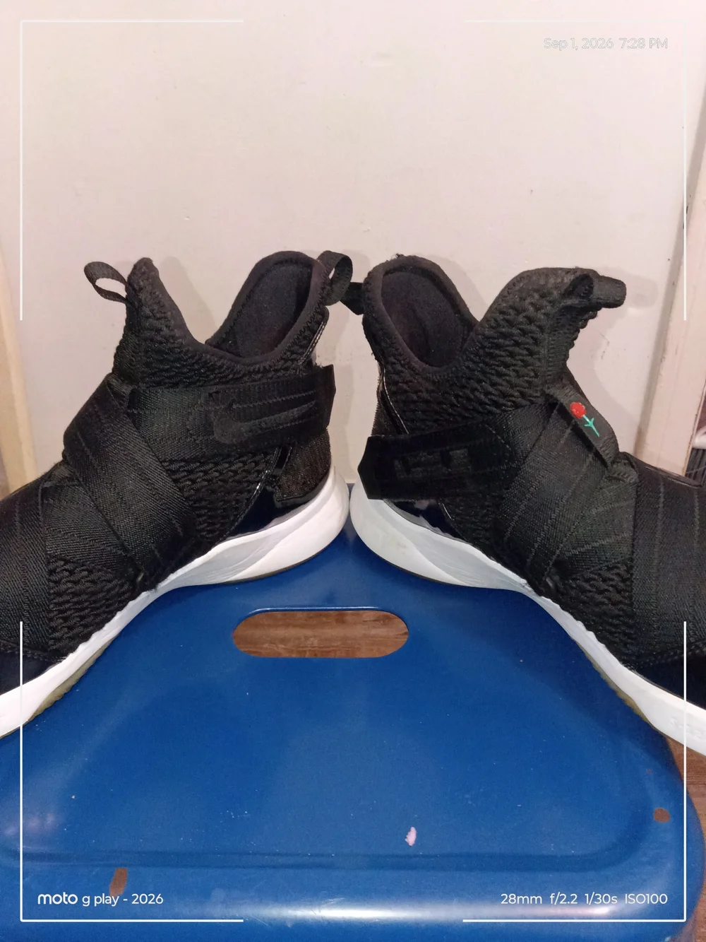 Men's Black Athletic Slip-On Training Shoes